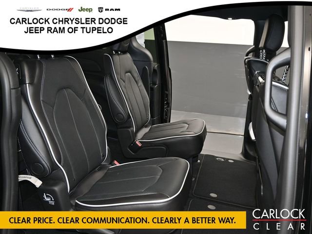 New 2026 Chrysler Pacifica Limited w/ Uconnect Theater Family Group image 13