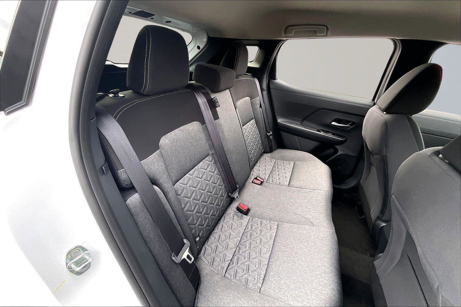 New 2026 Nissan Kicks SV w/ Cold Weather Package FWD image 10