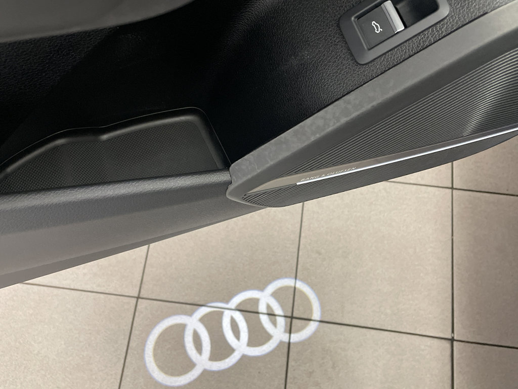 Used 2023 Audi Q5 2.0T Prestige w/ Prestige Package image 12