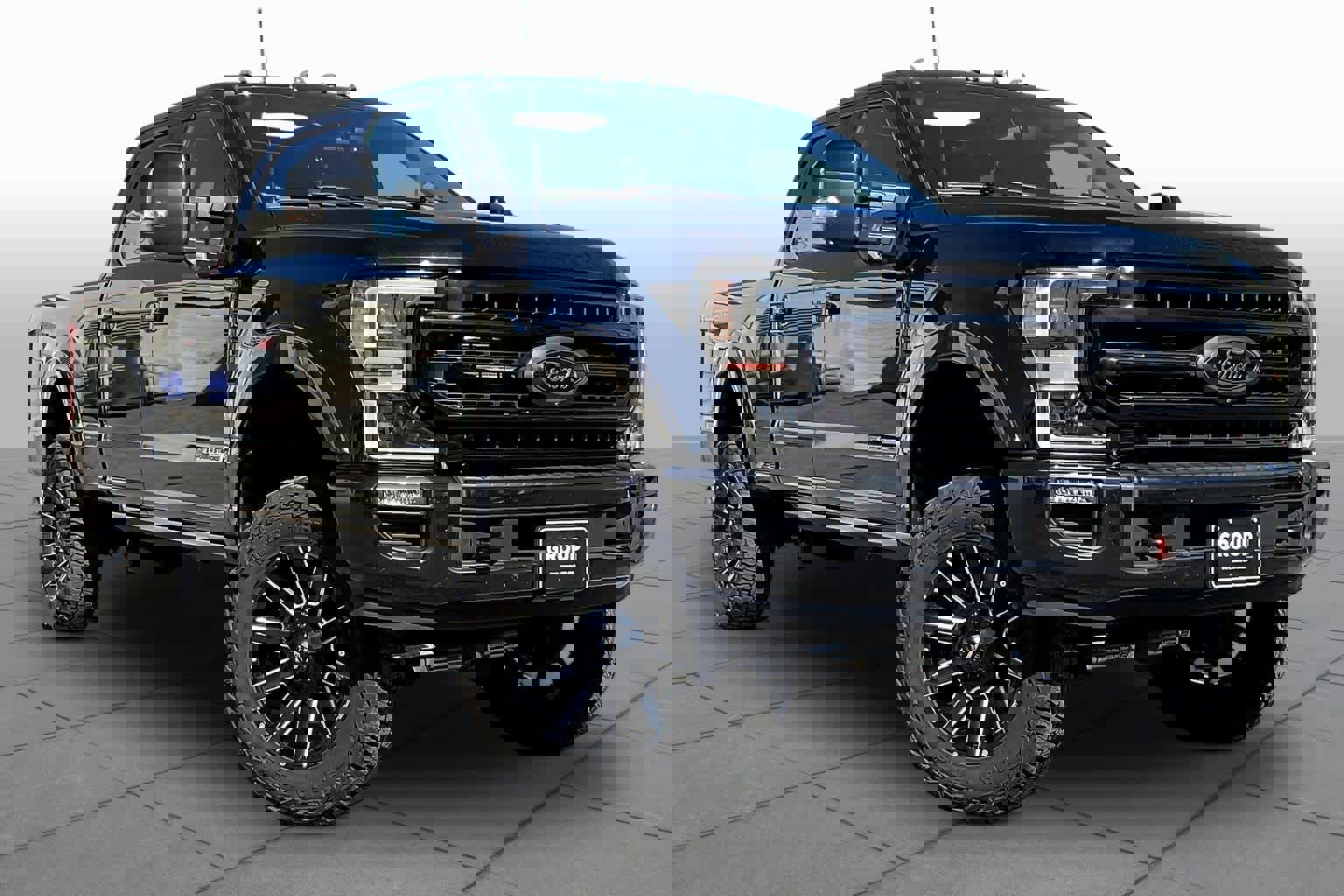 Used 2021 Ford F250 Lariat image 2