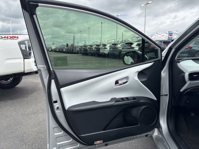 Used 2022 Toyota Prius XLE image 8
