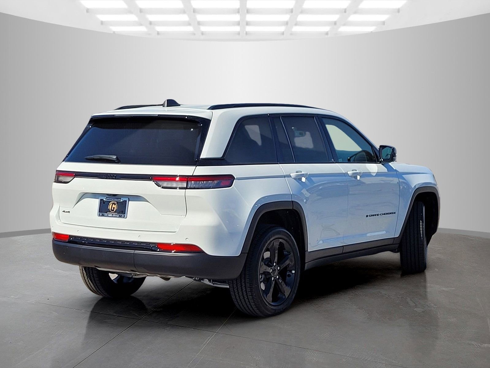 New 2025 Jeep Grand Cherokee Altitude w/ Trailer Tow Package image 4
