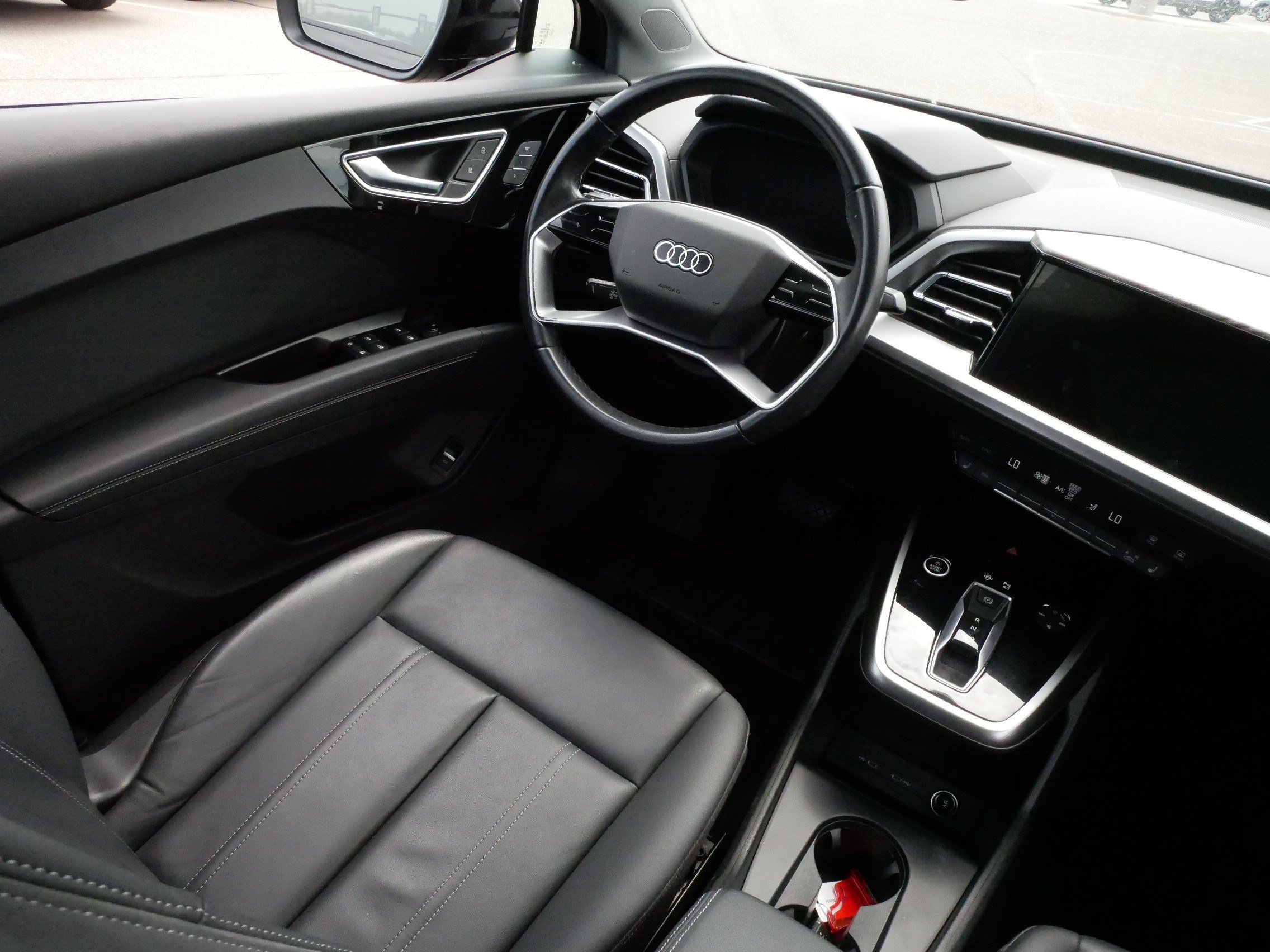 Used 2023 Audi Q4 e-tron Premium w/ Convenience Package AWD/4WD image 9