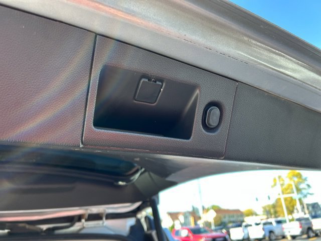 Used 2015 Chevrolet Suburban LT w/ Luxury Package AWD/4WD image 14