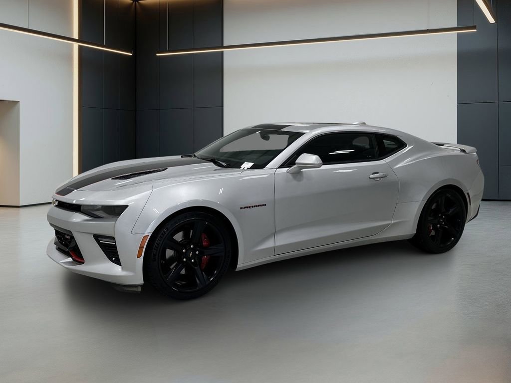 Used 2018 Chevrolet Camaro SS RWD image 1