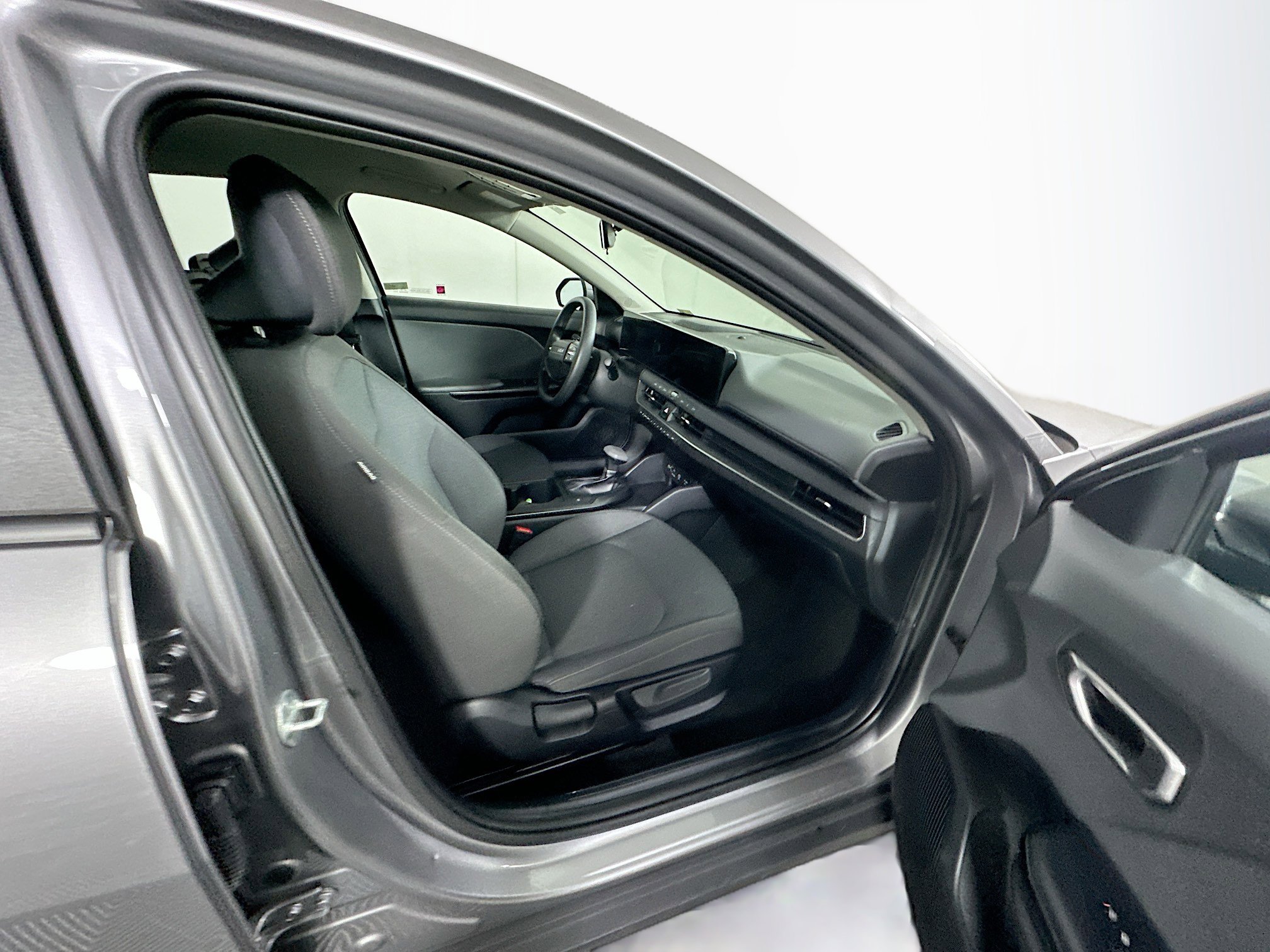Used 2025 Kia K4 FWD image 29