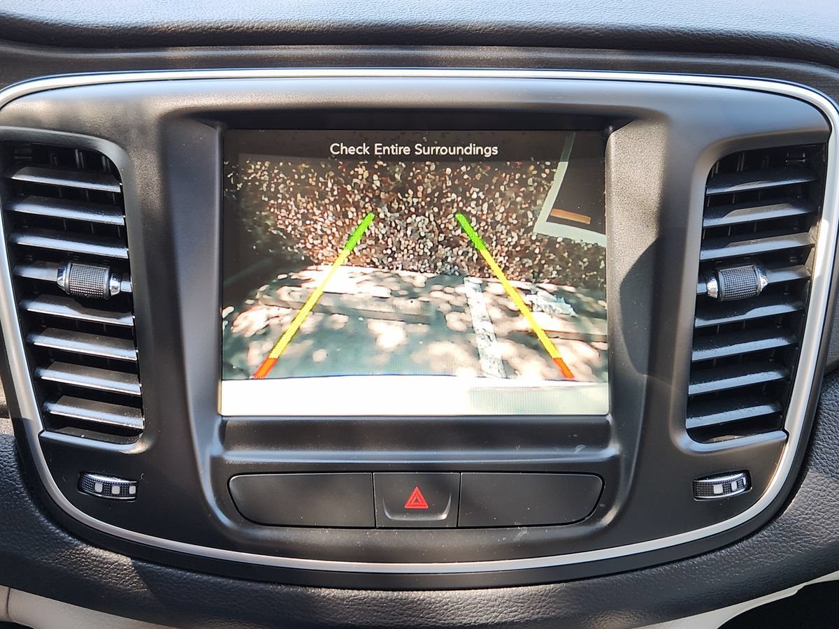 Used 2017 Chrysler 200 Limited Platinum FWD image 35