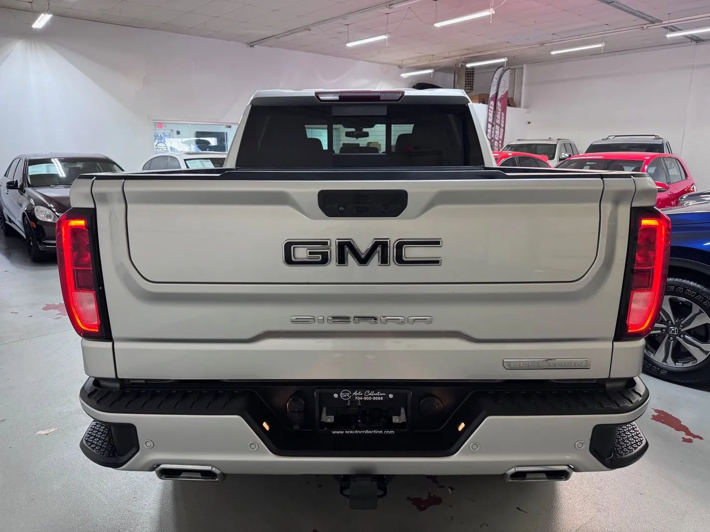 Used 2021 GMC Sierra 1500 Elevation w/ Preferred Package image 4