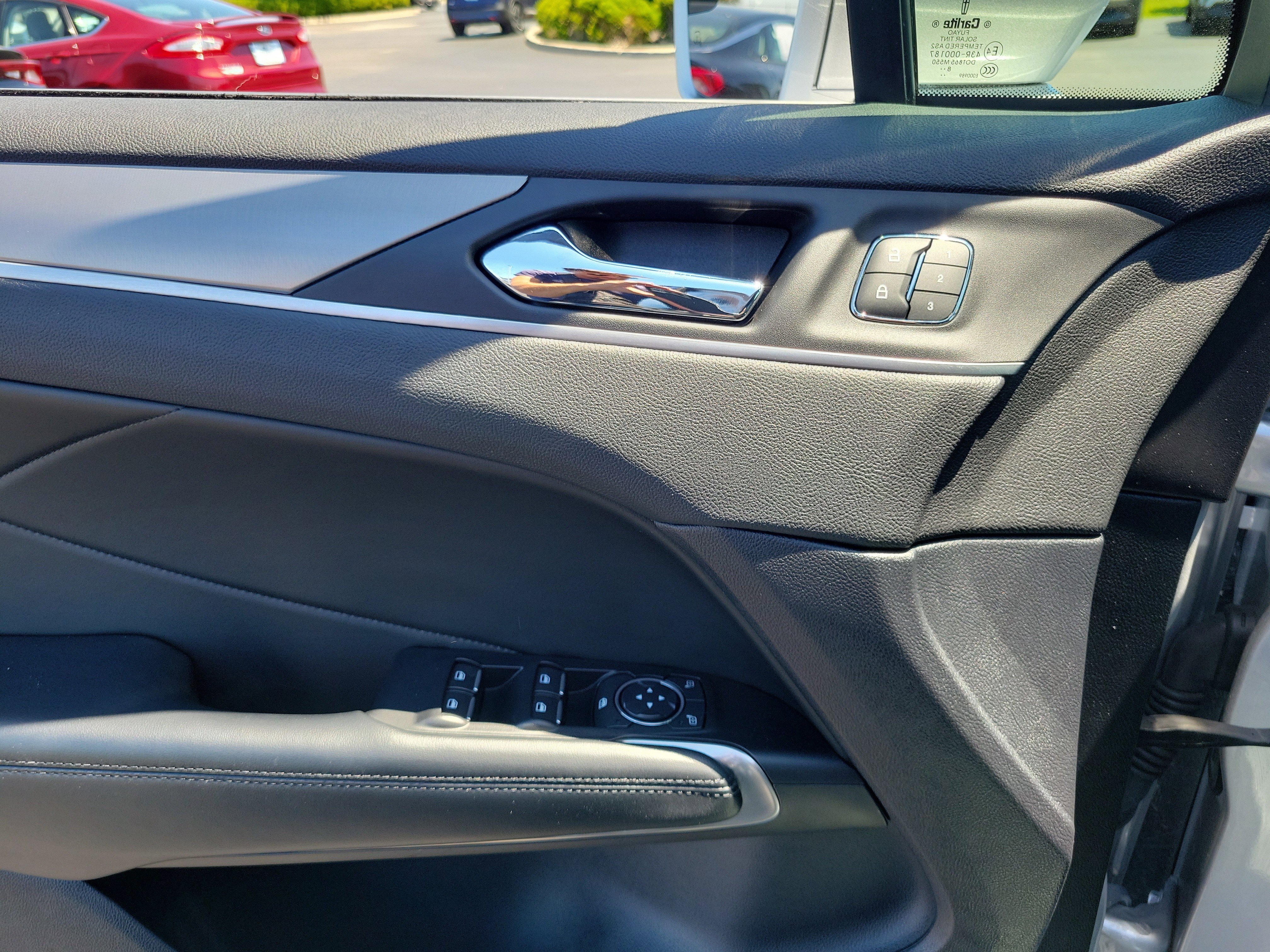 Used 2019 Lincoln MKC Premiere FWD image 16