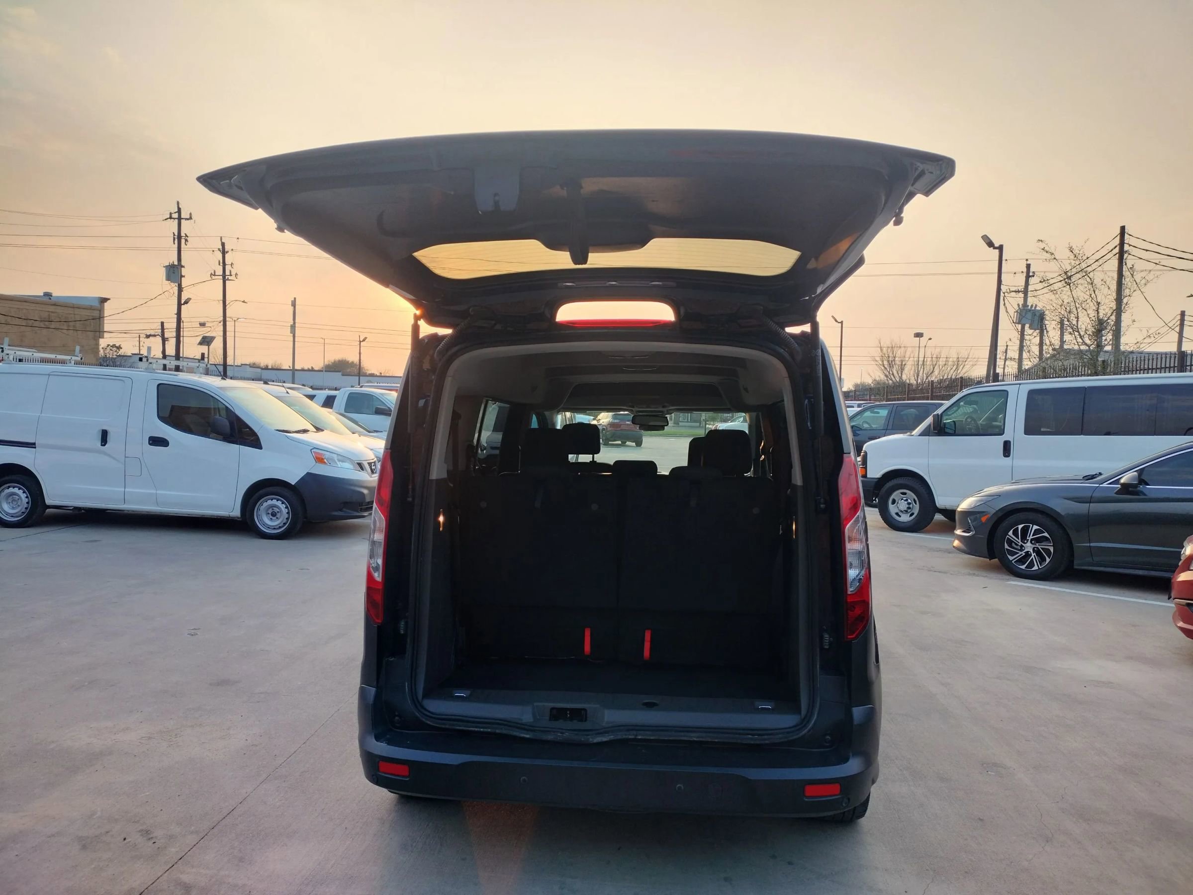 Used 2021 Ford Transit Connect XL image 6