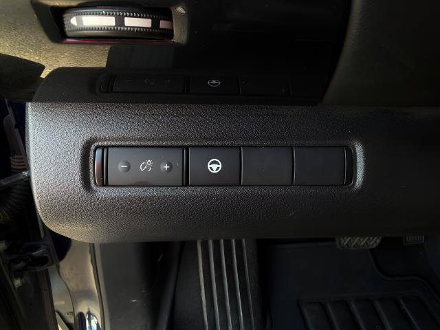 Certified 2023 Nissan Pathfinder SV FWD image 15