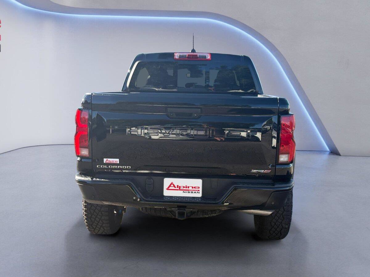 Used 2024 Chevrolet Colorado ZR2 w/ Technology Package AWD/4WD image 4
