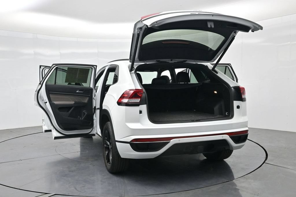 Used 2023 Volkswagen Atlas Cross Sport SEL R-Line AWD/4WD image 4