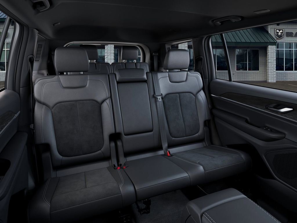 New 2026 Jeep Grand Cherokee L 4WD image 15
