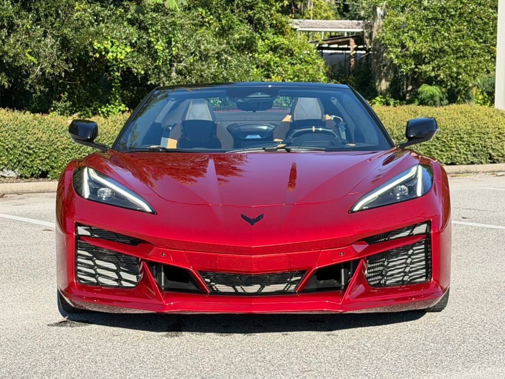 Used 2025 Chevrolet Corvette E-Ray w/ Stealth Interior Trim Package AWD/4WD image 8