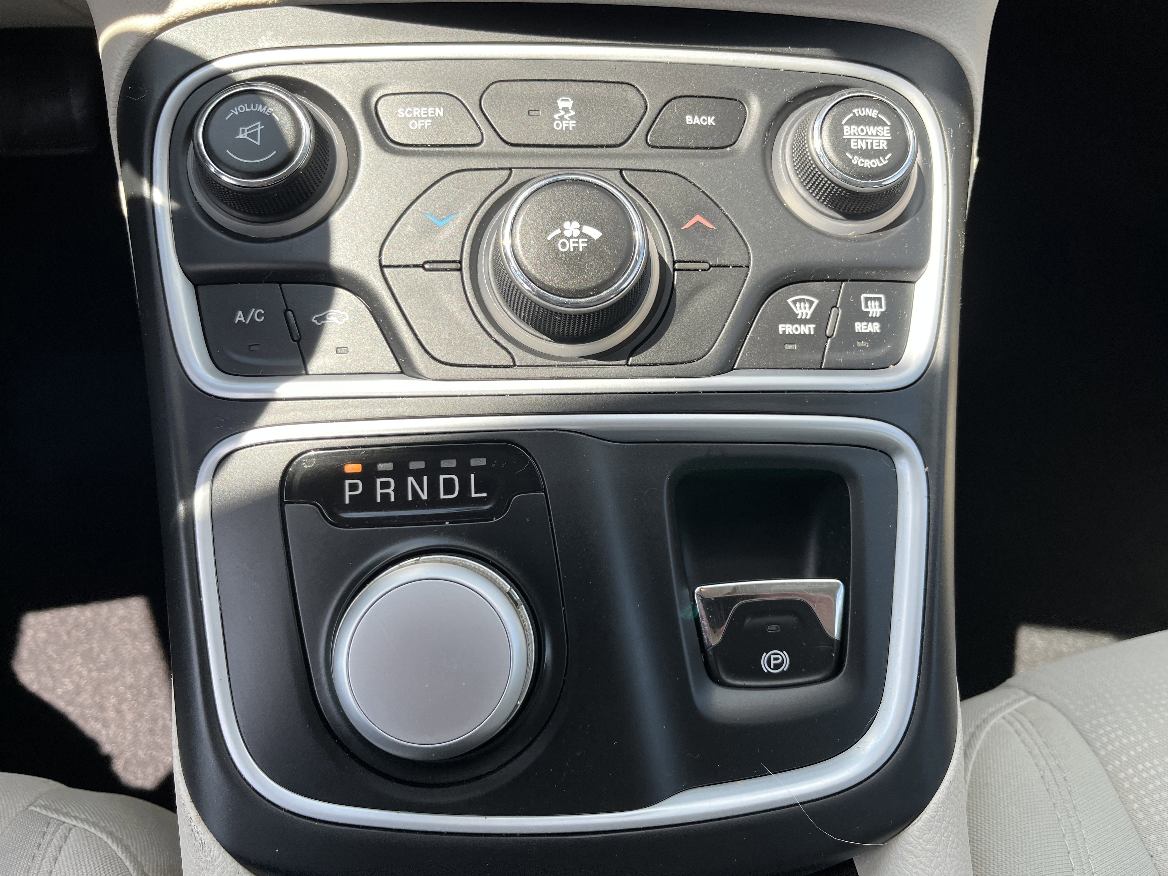Used 2016 Chrysler 200 Limited FWD image 16