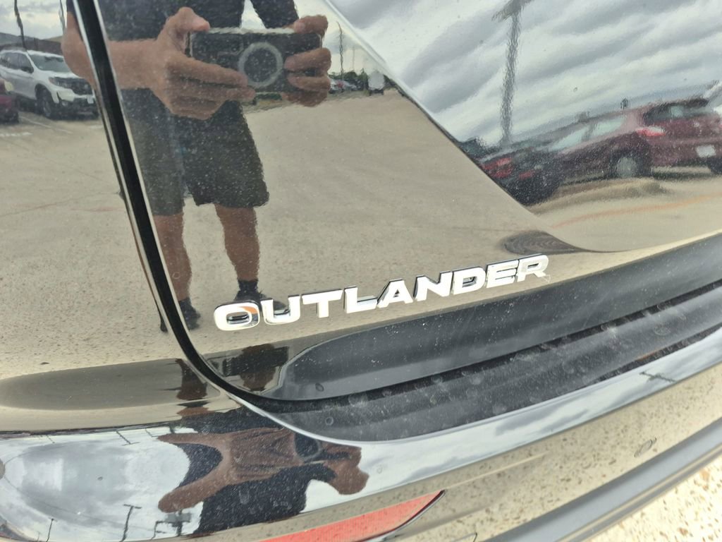 New 2026 Mitsubishi Outlander ES image 30