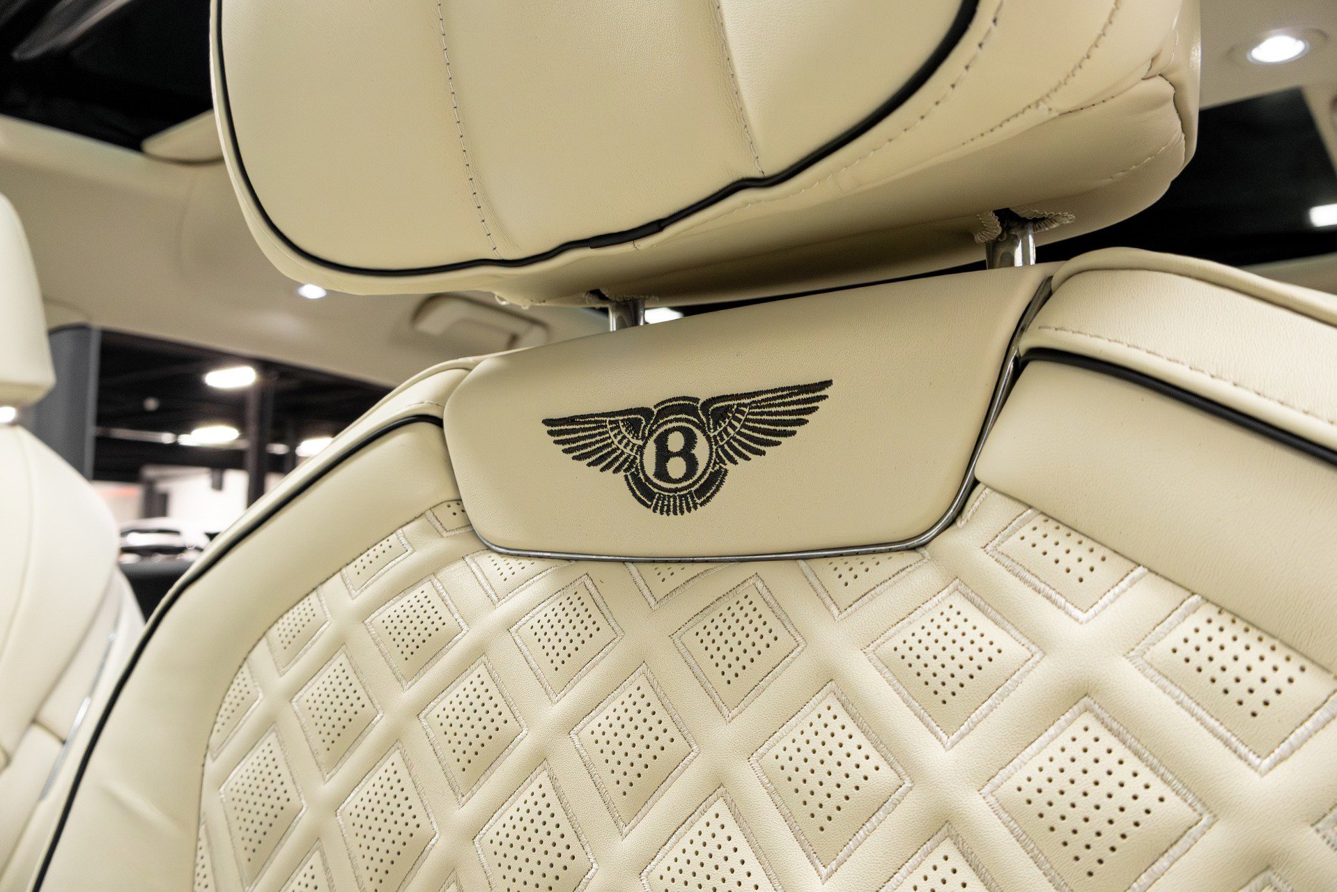 Used 2021 Bentley Flying Spur W12 image 8