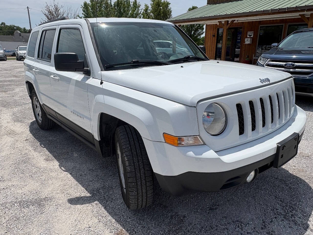 Used 2016 Jeep Patriot Sport w/ Power Value Group AWD/4WD image 3