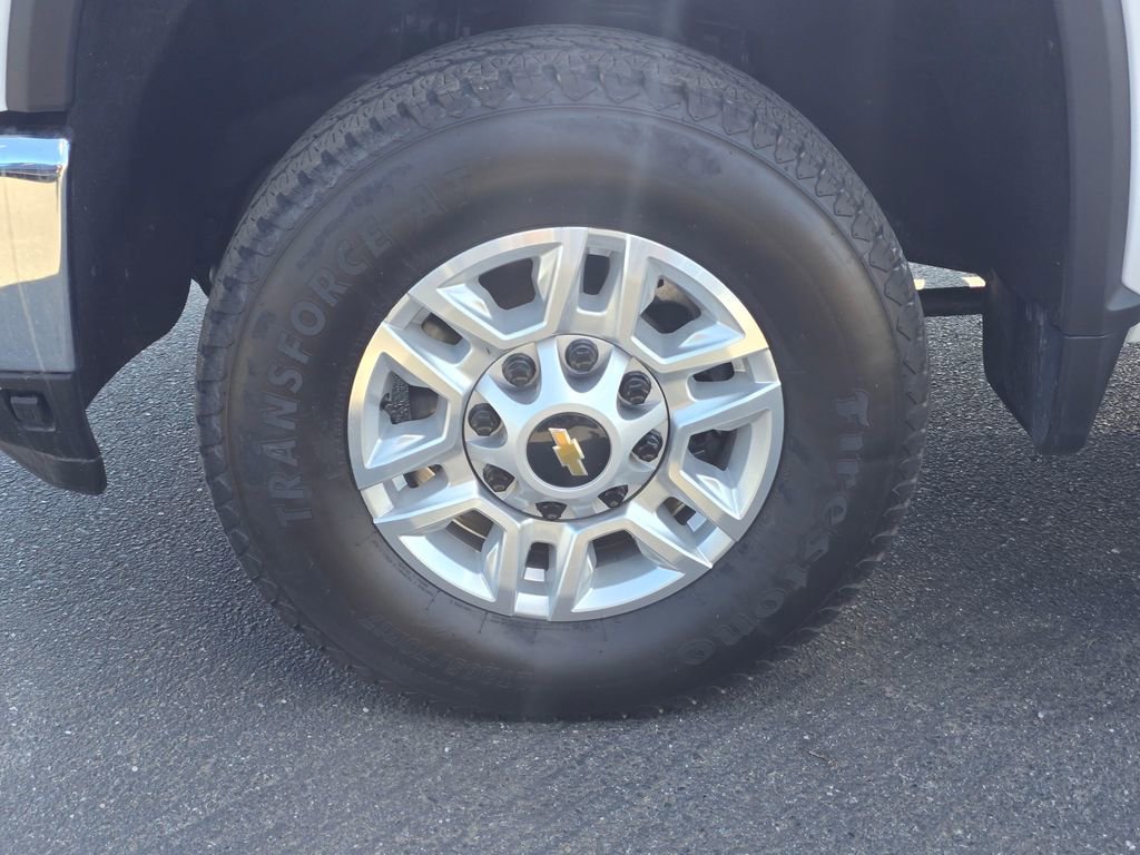 Used 2025 Chevrolet Silverado 2500 LT w/ Convenience Package AWD/4WD image 10