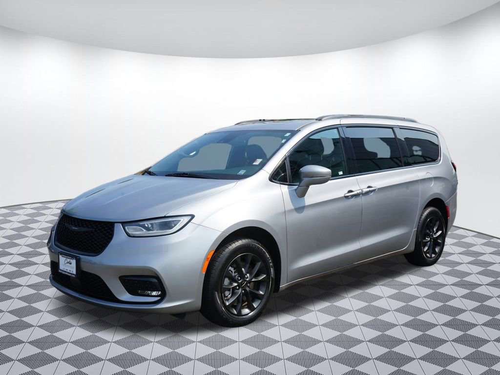 Used 2021 Chrysler Pacifica Limited w/ S Appearance Package AWD/4WD image 3