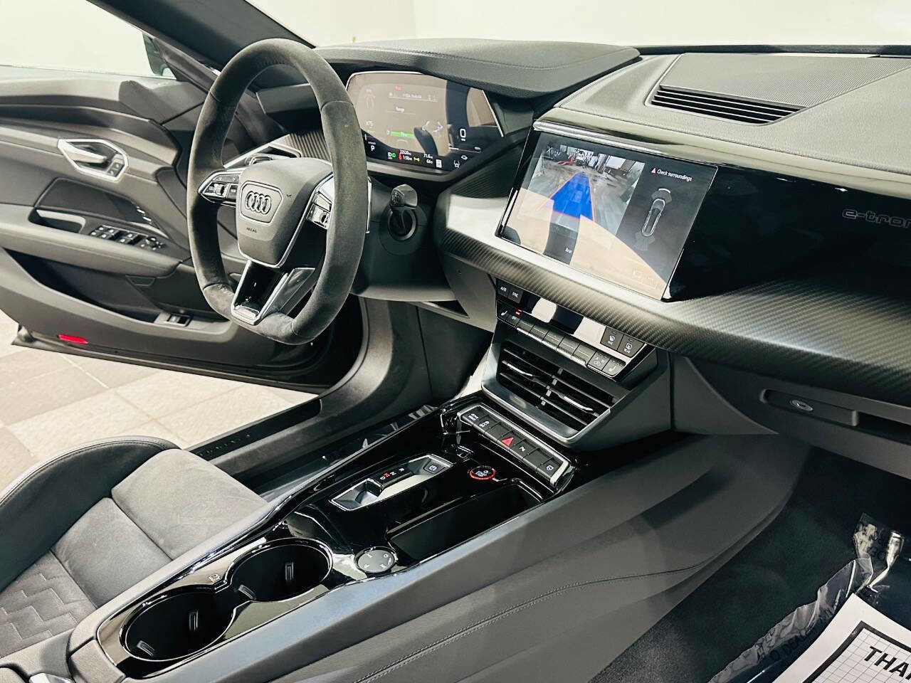 Used 2022 Audi e-tron GT Premium Plus image 9