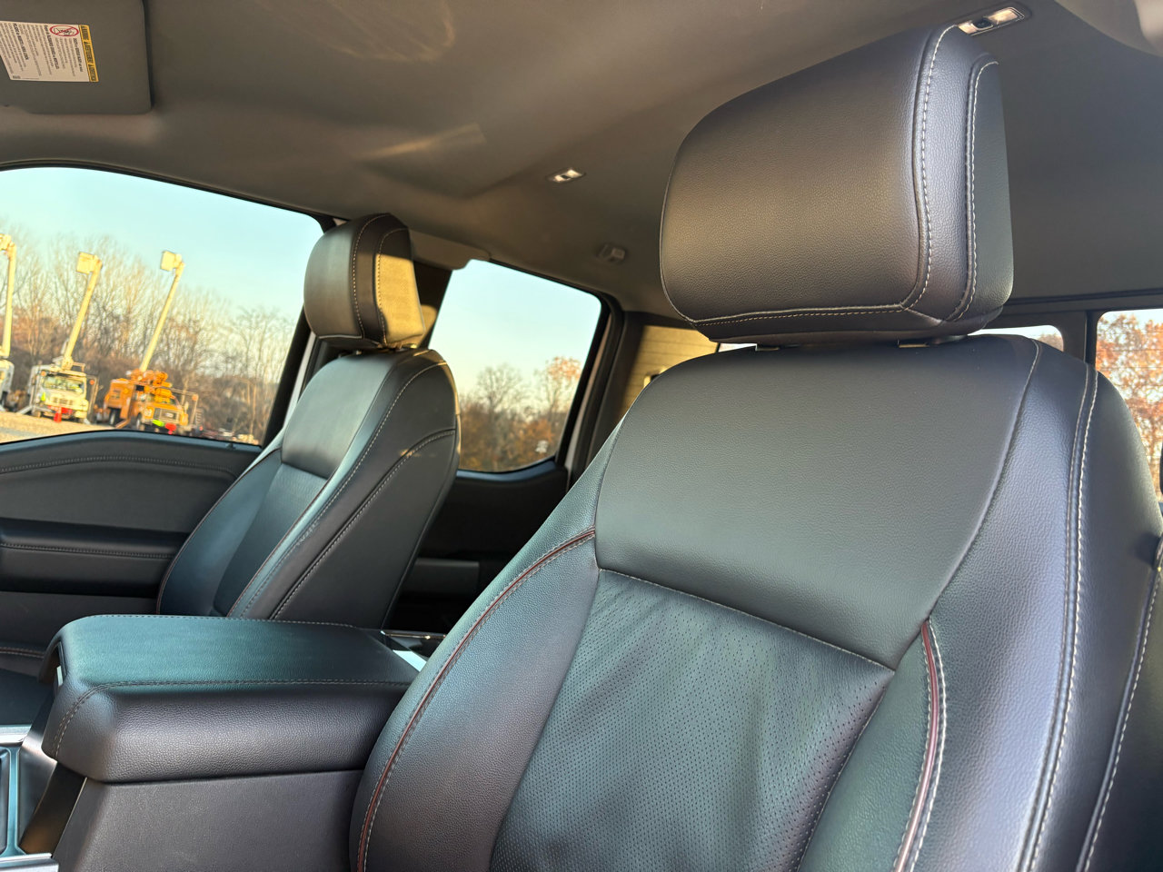 Used 2023 Ford F350 Lariat image 21