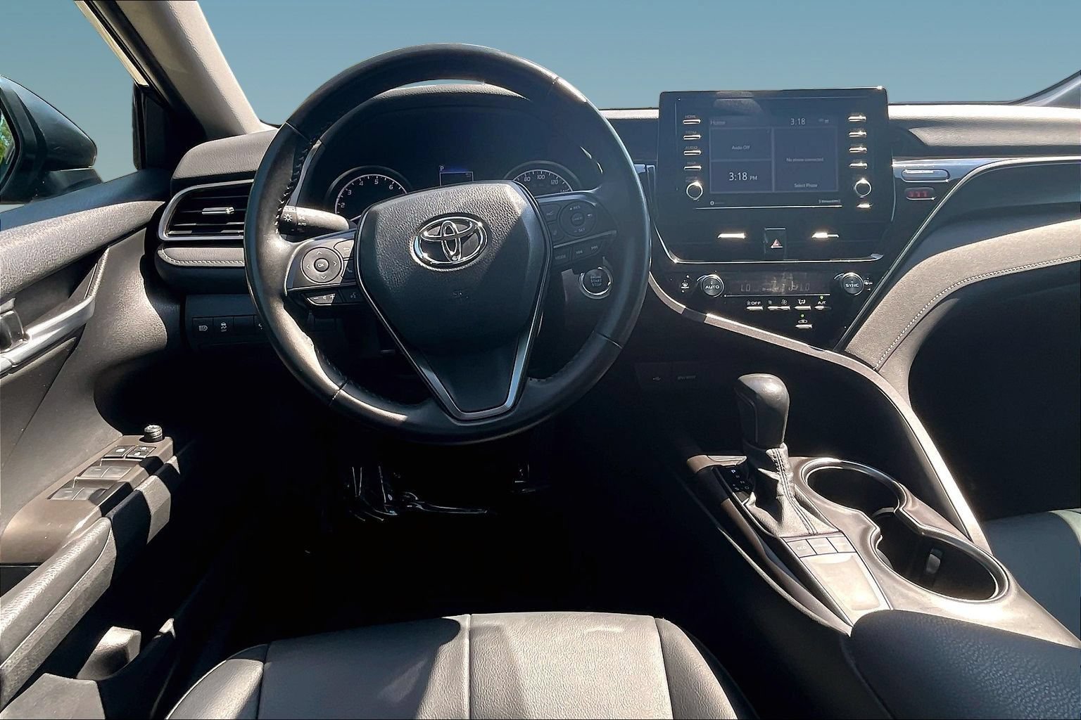 Used 2024 Toyota Camry SE w/ Convenience Package FWD image 8
