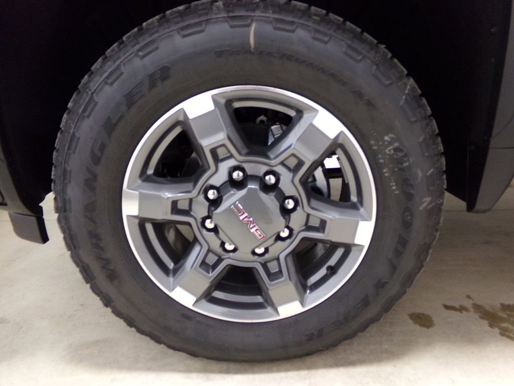 New 2026 GMC Sierra 2500 SLT w/ SLT Premium Package image 31