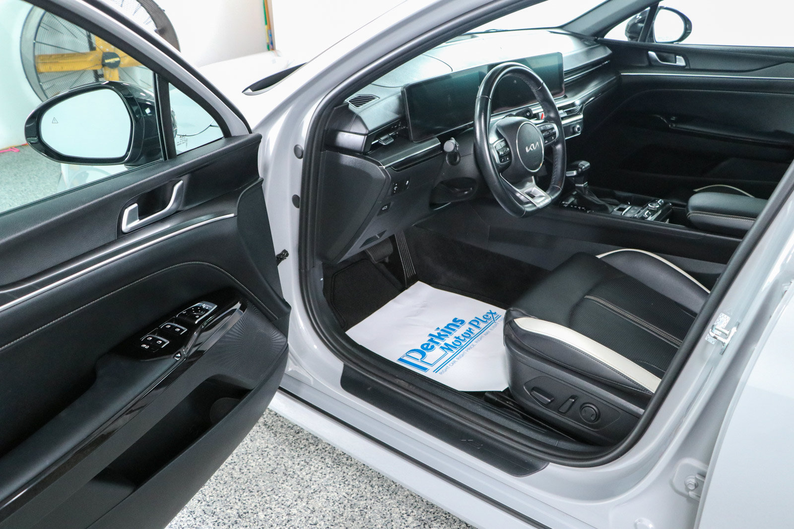 Used 2025 Kia K5 GT-Line FWD image 3