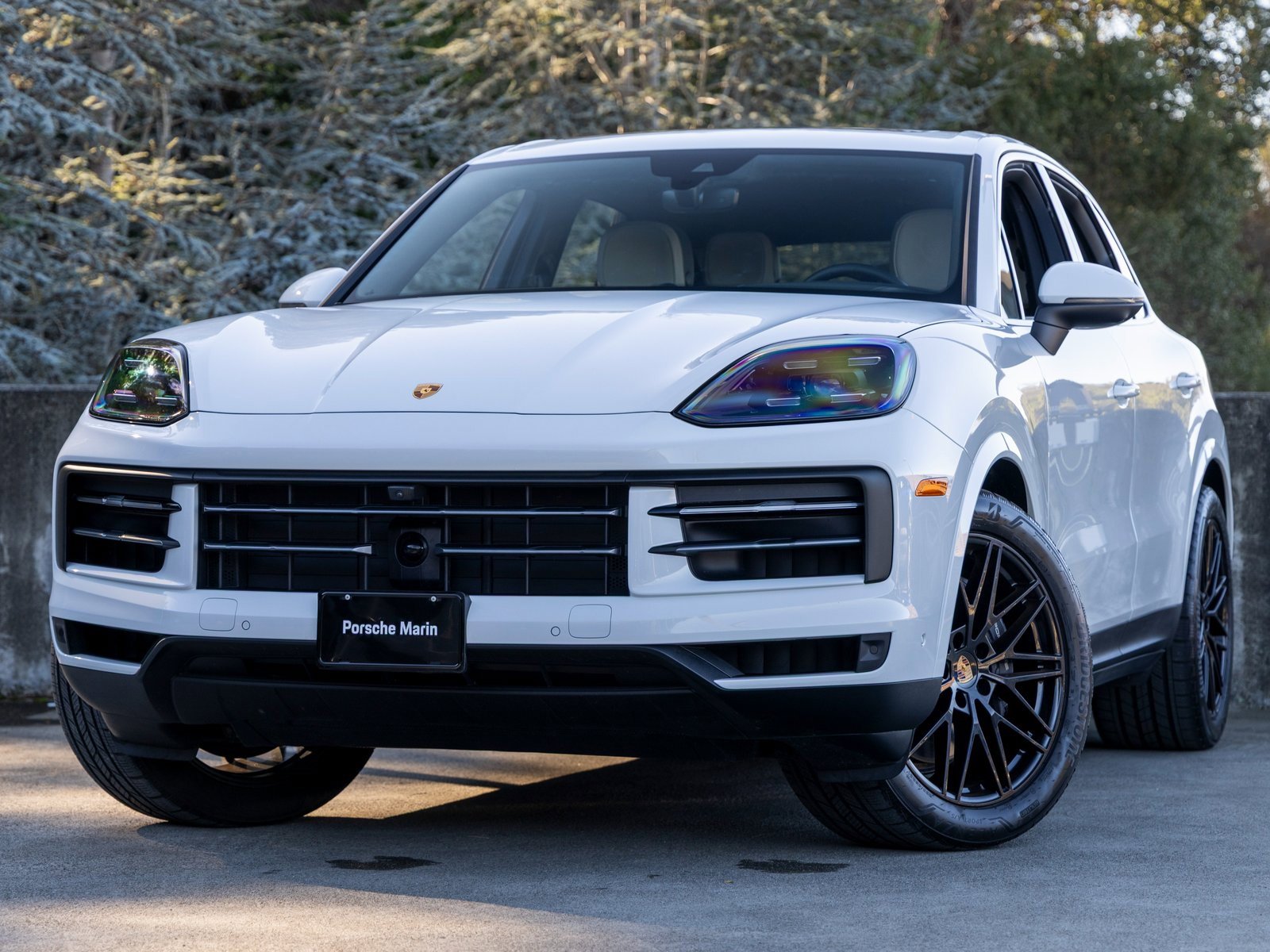 Certified 2025 Porsche Cayenne image 1