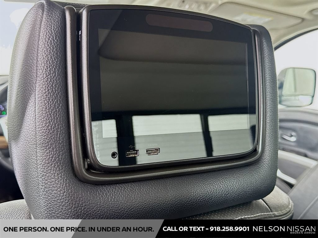 Used 2020 Nissan Titan SL w/ Moonroof Package AWD/4WD image 27