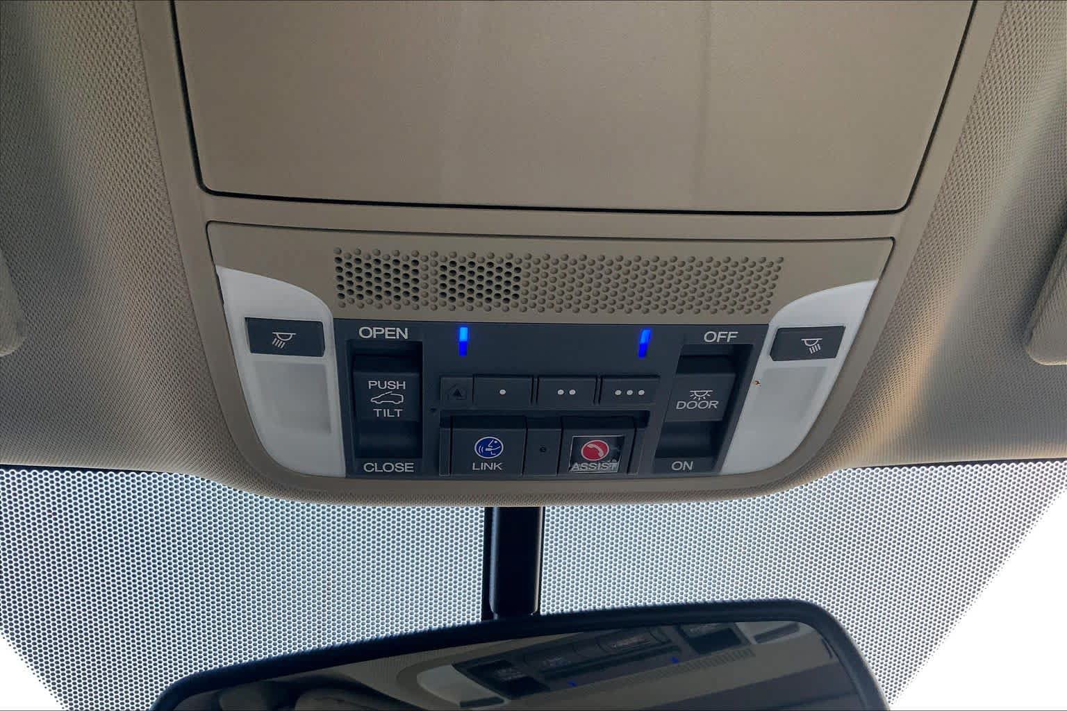 Used 2016 Acura RDX w/ Tech & AcuraWatch Plus Pack FWD image 35