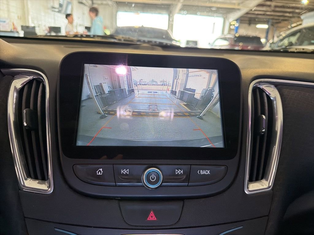 Used 2018 Chevrolet Malibu LT image 10