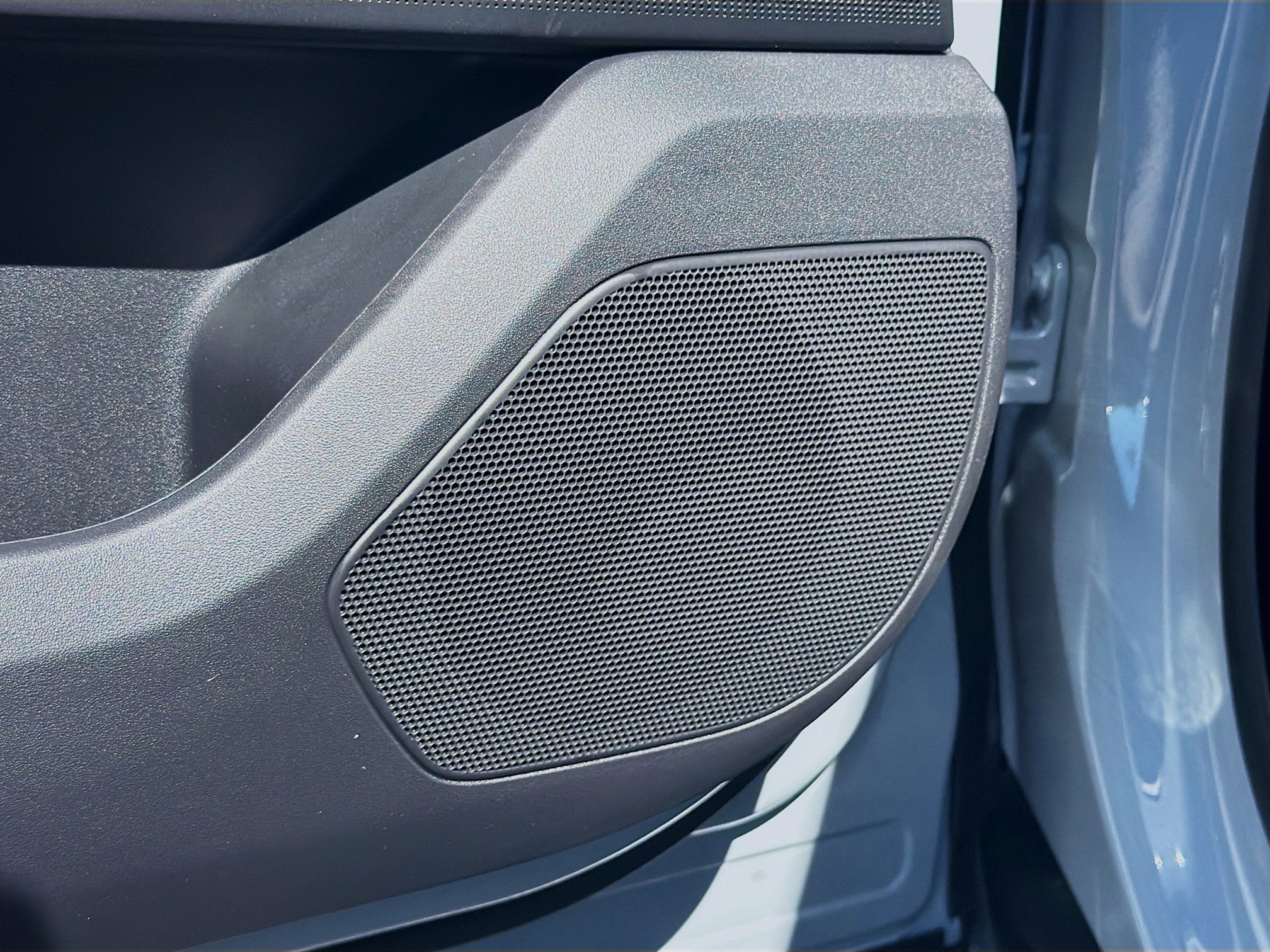 New 2026 Land Rover Range Rover Velar Dynamic SE image 23