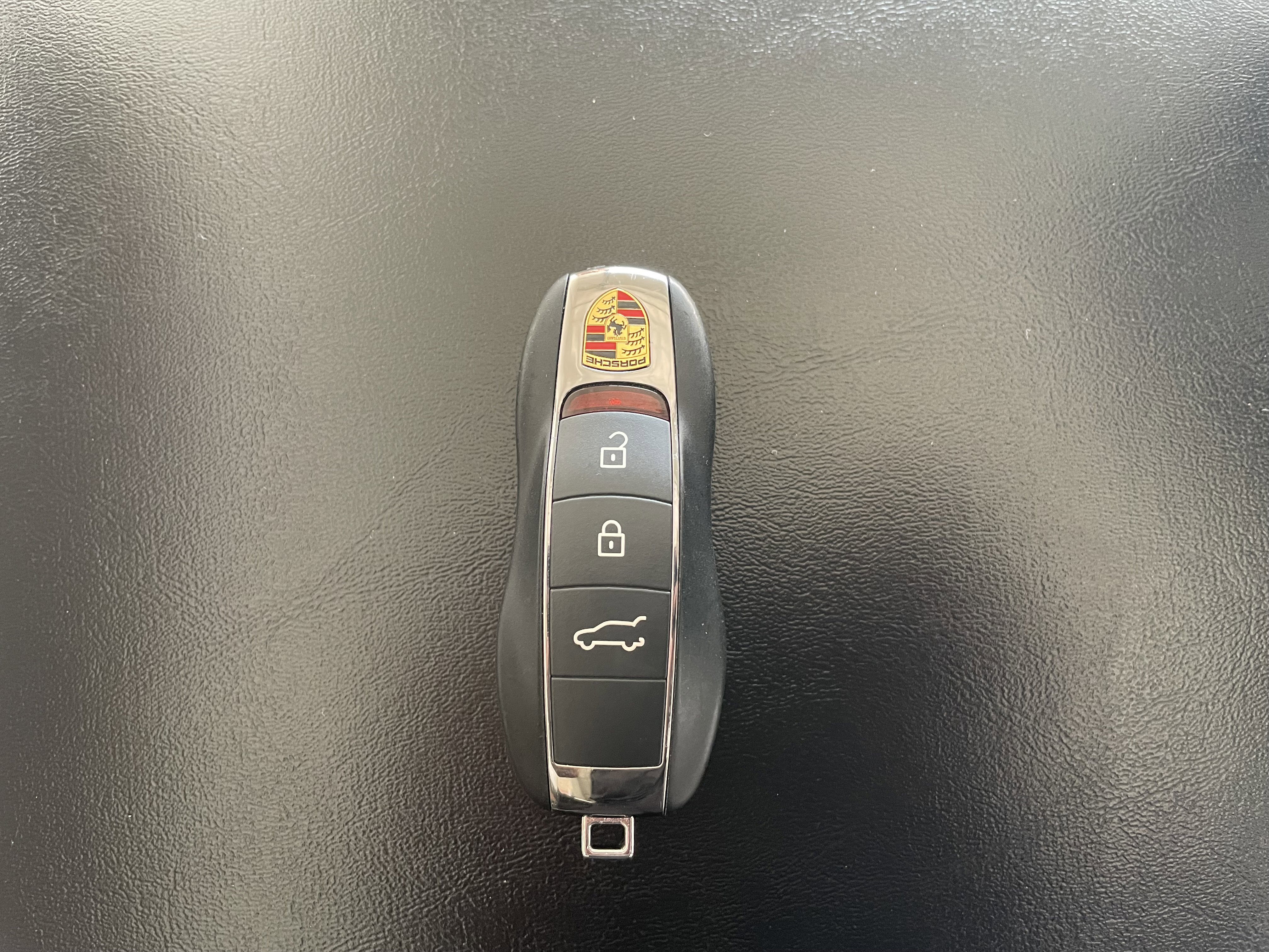 Used 2025 Porsche Macan image 25