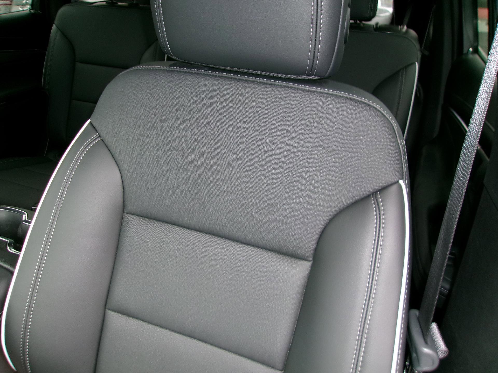 Used 2025 Buick Enclave Preferred image 13