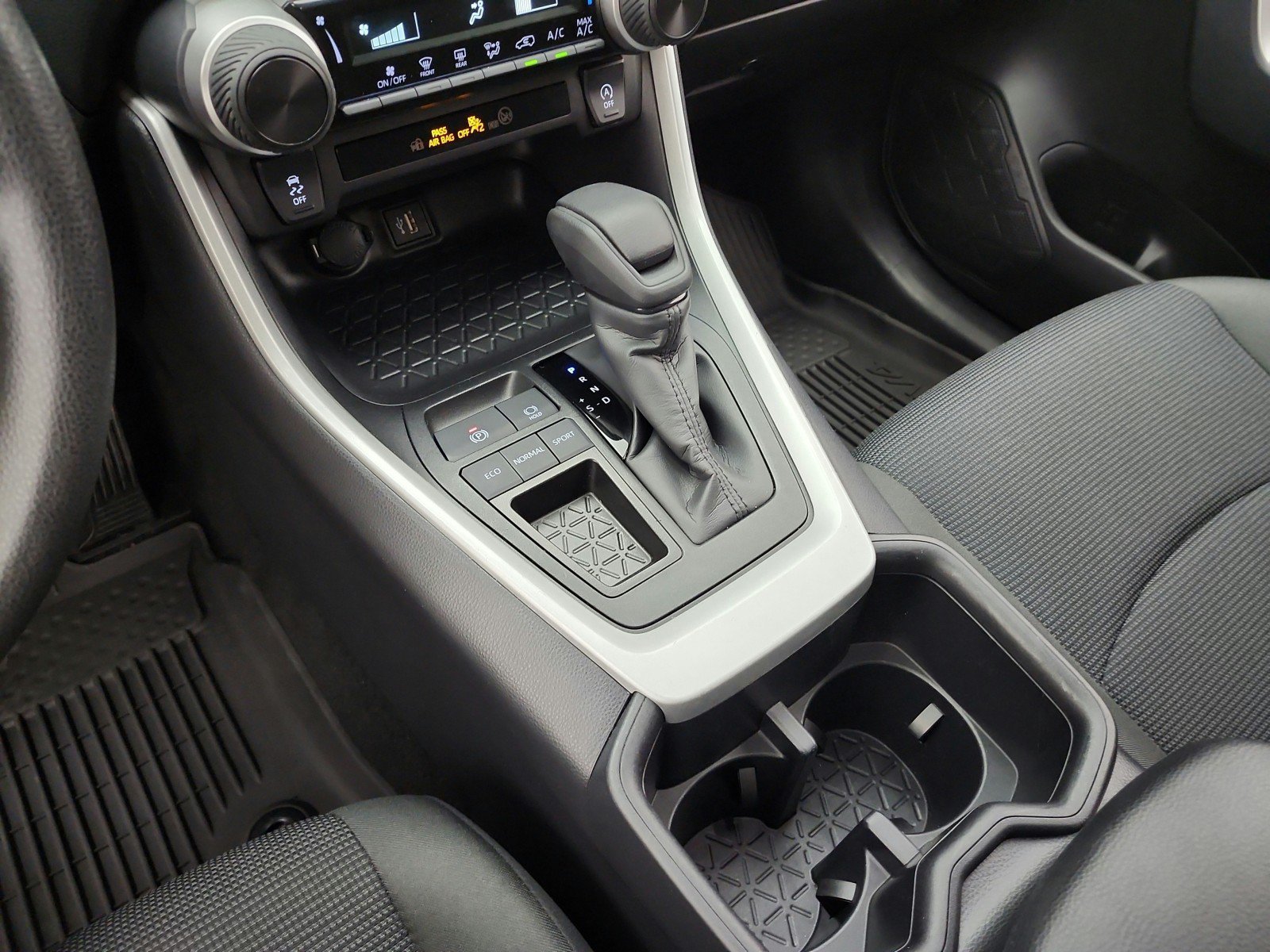 Used 2025 Toyota RAV4 LE FWD image 12