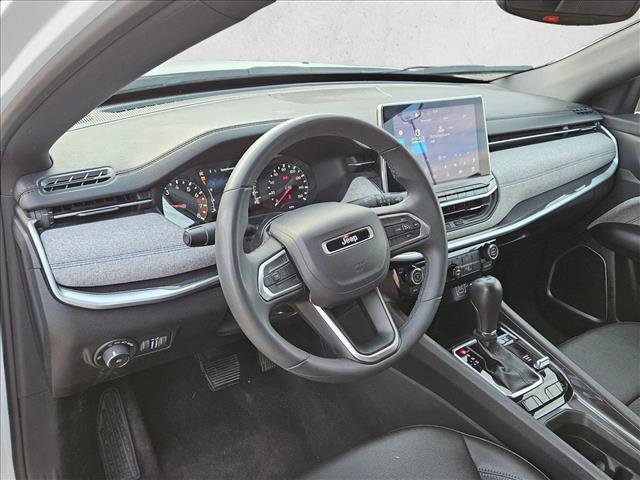 Used 2024 Jeep Compass Latitude image 9