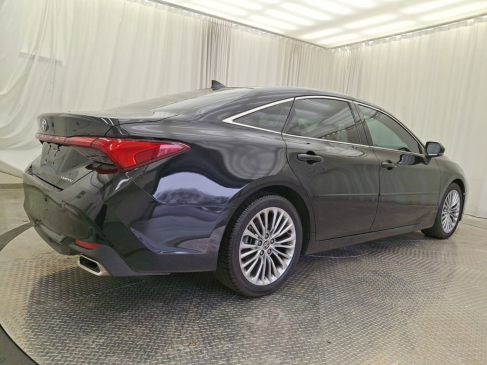 Certified 2020 Toyota Avalon Limited w/ Advanced Safety Package image 25