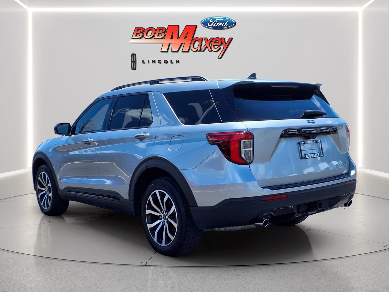 Used 2023 Ford Explorer ST-Line w/ Class IV Trailer Tow Package AWD/4WD image 7
