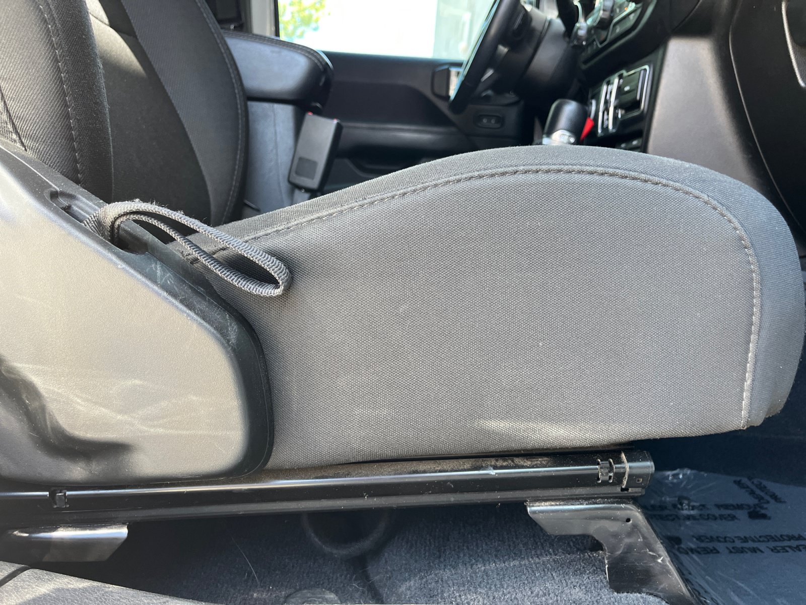 Used 2018 Jeep Wrangler Unlimited Sahara AWD/4WD image 28