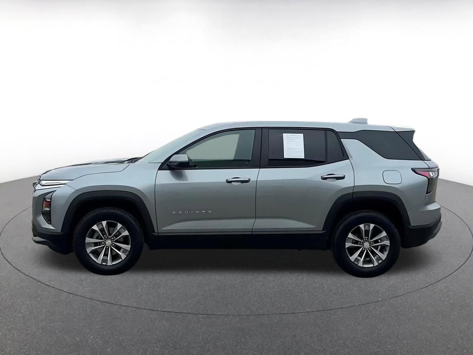 Used 2025 Chevrolet Equinox LT image 9