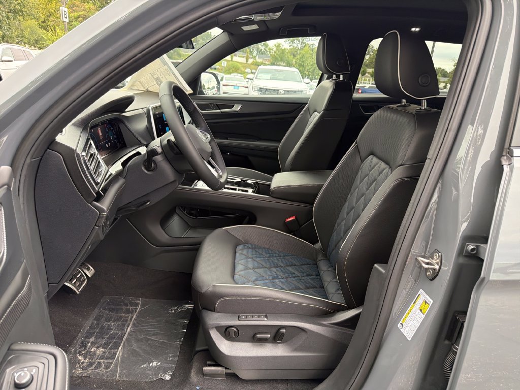 New 2026 Volkswagen Atlas Cross Sport SEL Premium R-Line AWD/4WD image 9