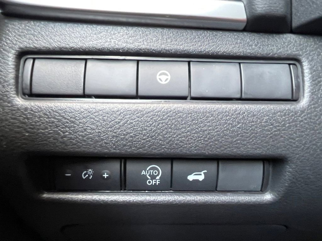 New 2026 Nissan Rogue SV image 25