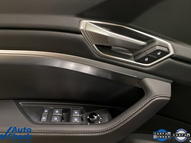 Used 2023 Audi e-tron Premium Plus w/ Premium Plus Package image 31