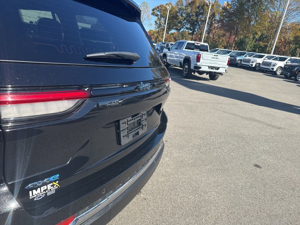 Used 2023 Jeep Grand Cherokee 4WD 4xe image 35