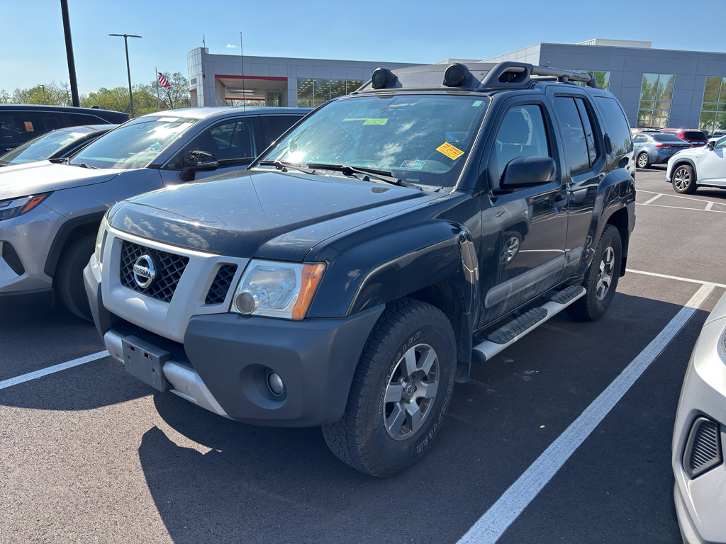 Used 2011 Nissan Xterra PRO-4X AWD/4WD image 2
