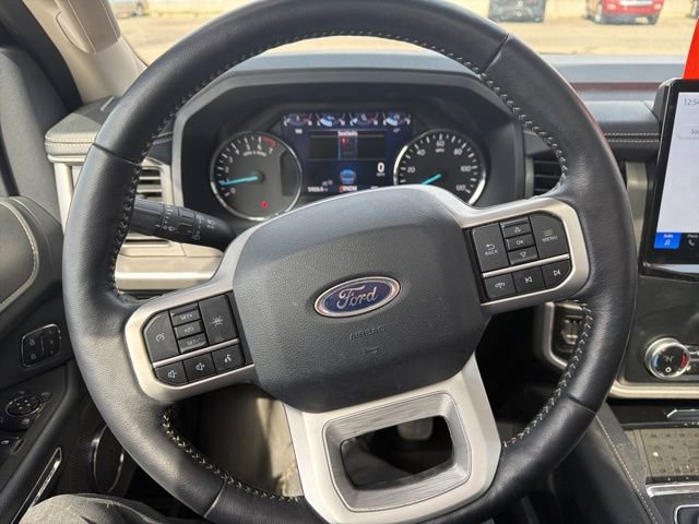 Used 2024 Ford Expedition XLT image 2