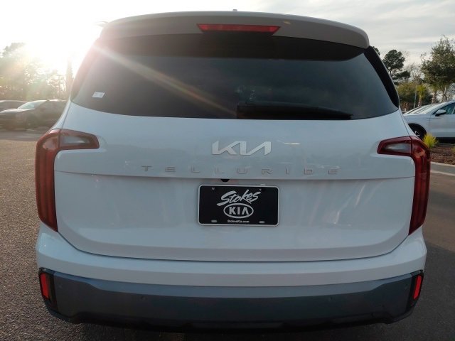 Used 2023 Kia Telluride LX image 6